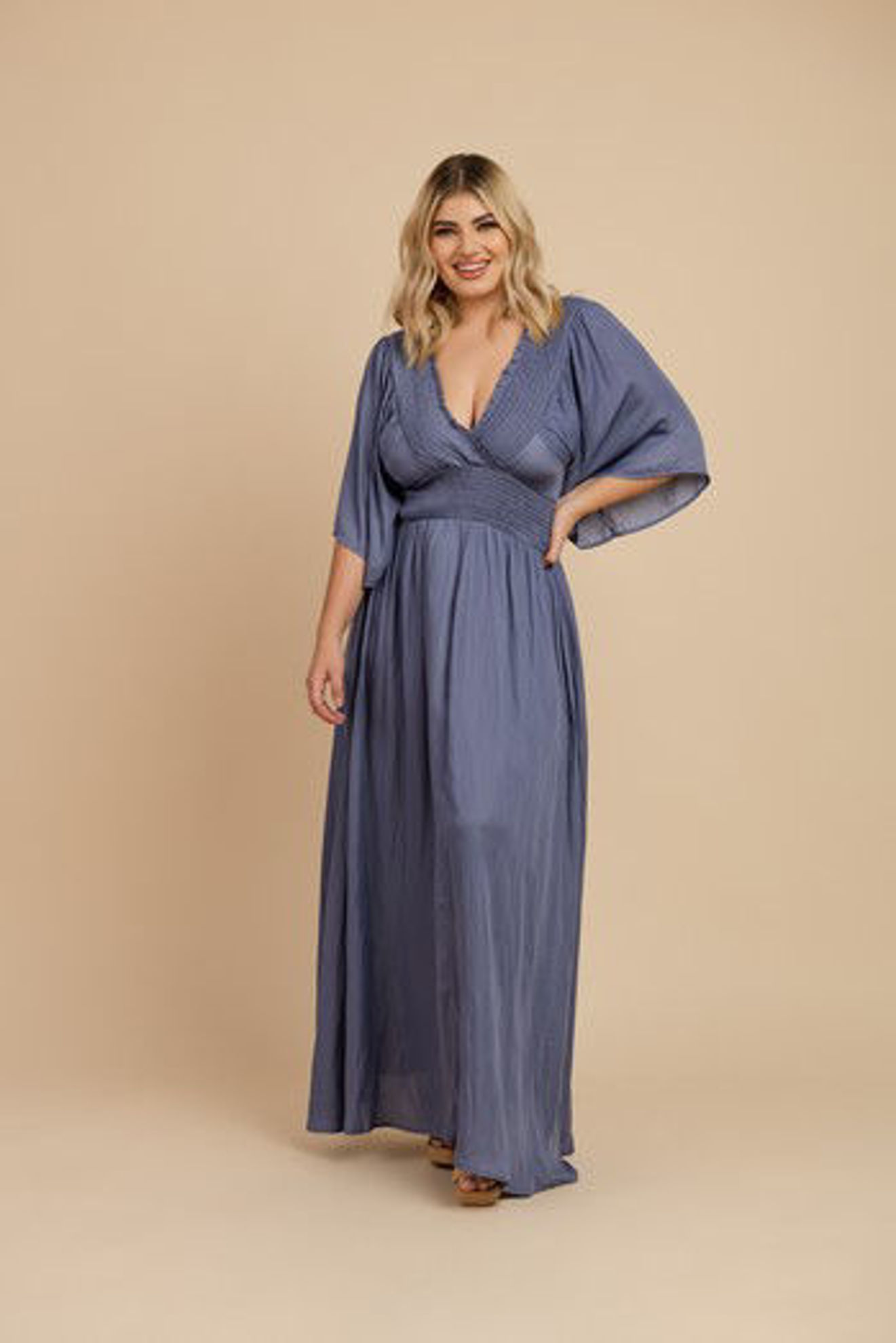 Imagen de Vestido Cuello V                                              (Exclusivo Pagina)