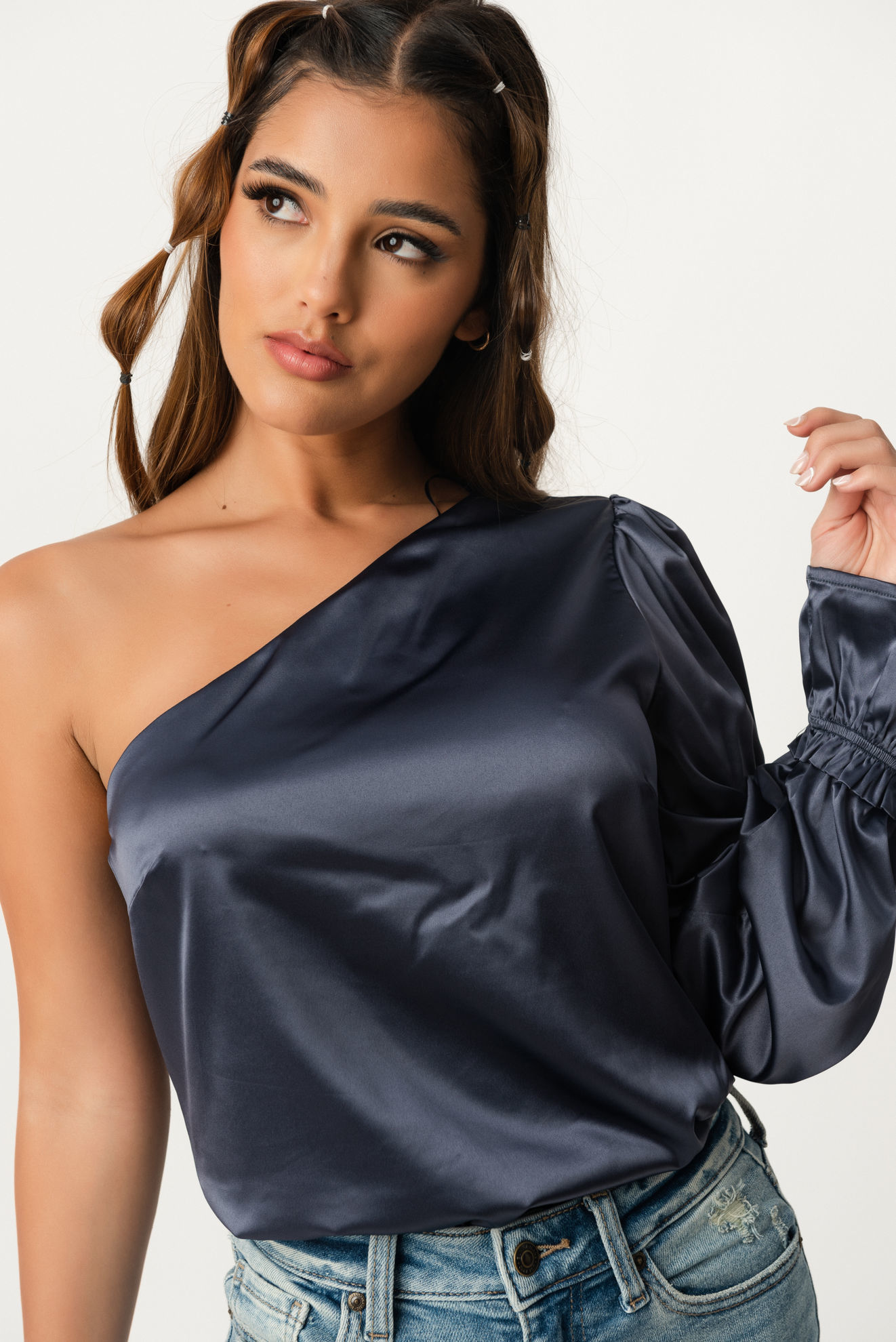 Imagen de Blusa Satin Un Hombro                                             (Exclusiva Pagina)