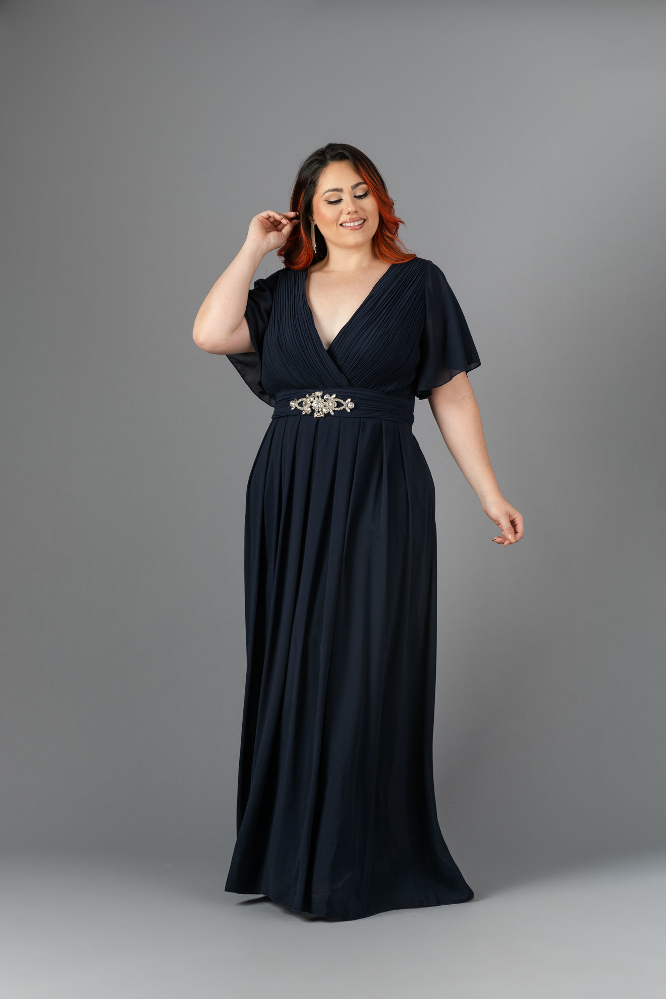 Imagen de Vestido Cuello V manga Corta Accesorio Plateado Plus