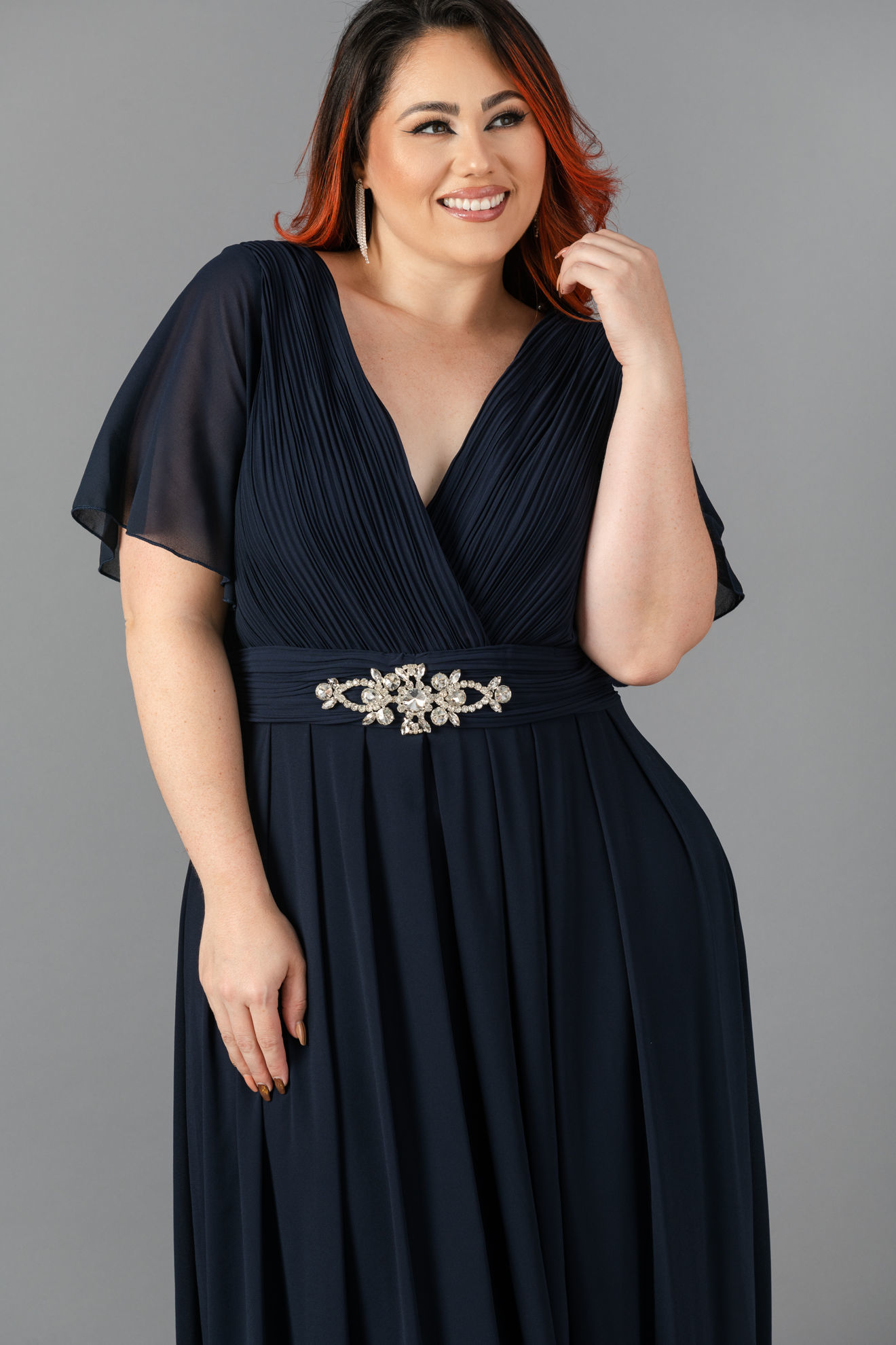 Imagen de Vestido Cuello V manga Corta Accesorio Plateado Plus