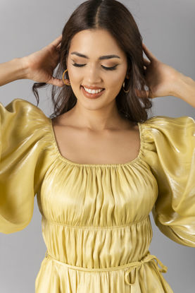 Imagen de Vestido Satin off Shoulder, Falda Campana       (Exclusivo Pagina)