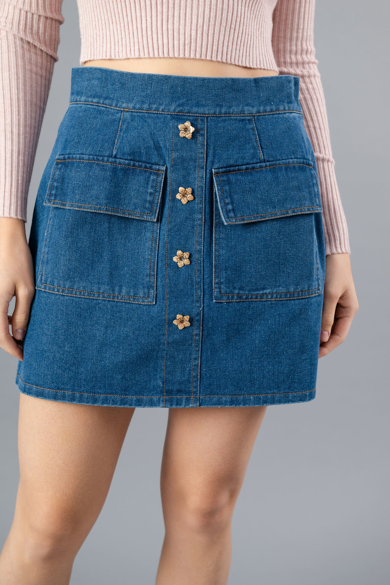 Imagen de Falda Denim Botones Dorados, Bolsillos     ( Exclusiva Pagina)