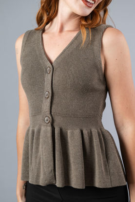 Imagen de Blusa Tejida Estilo Peplum, Cuello V Botones