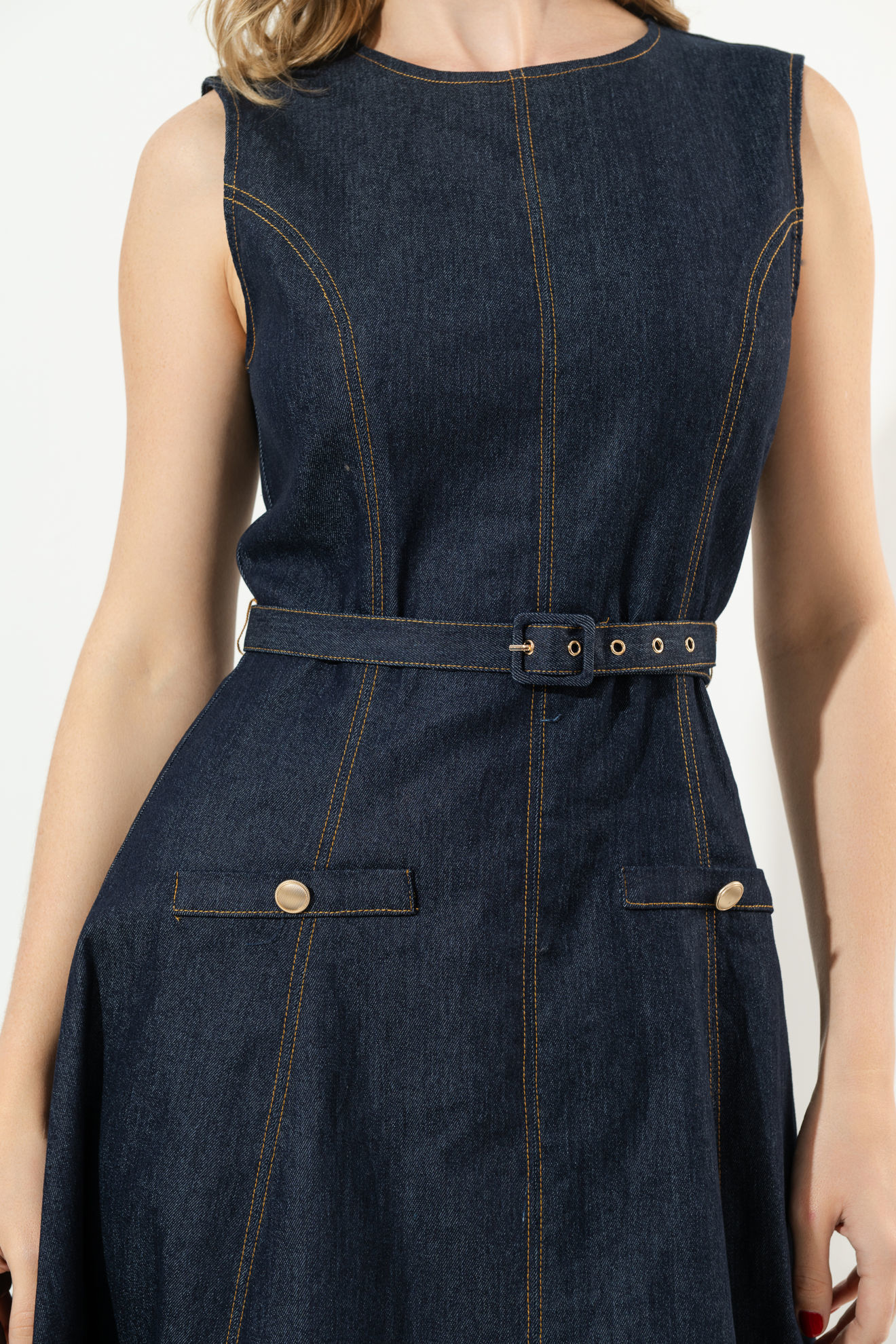 Imagen de Vestido En Denim Con Cinturon