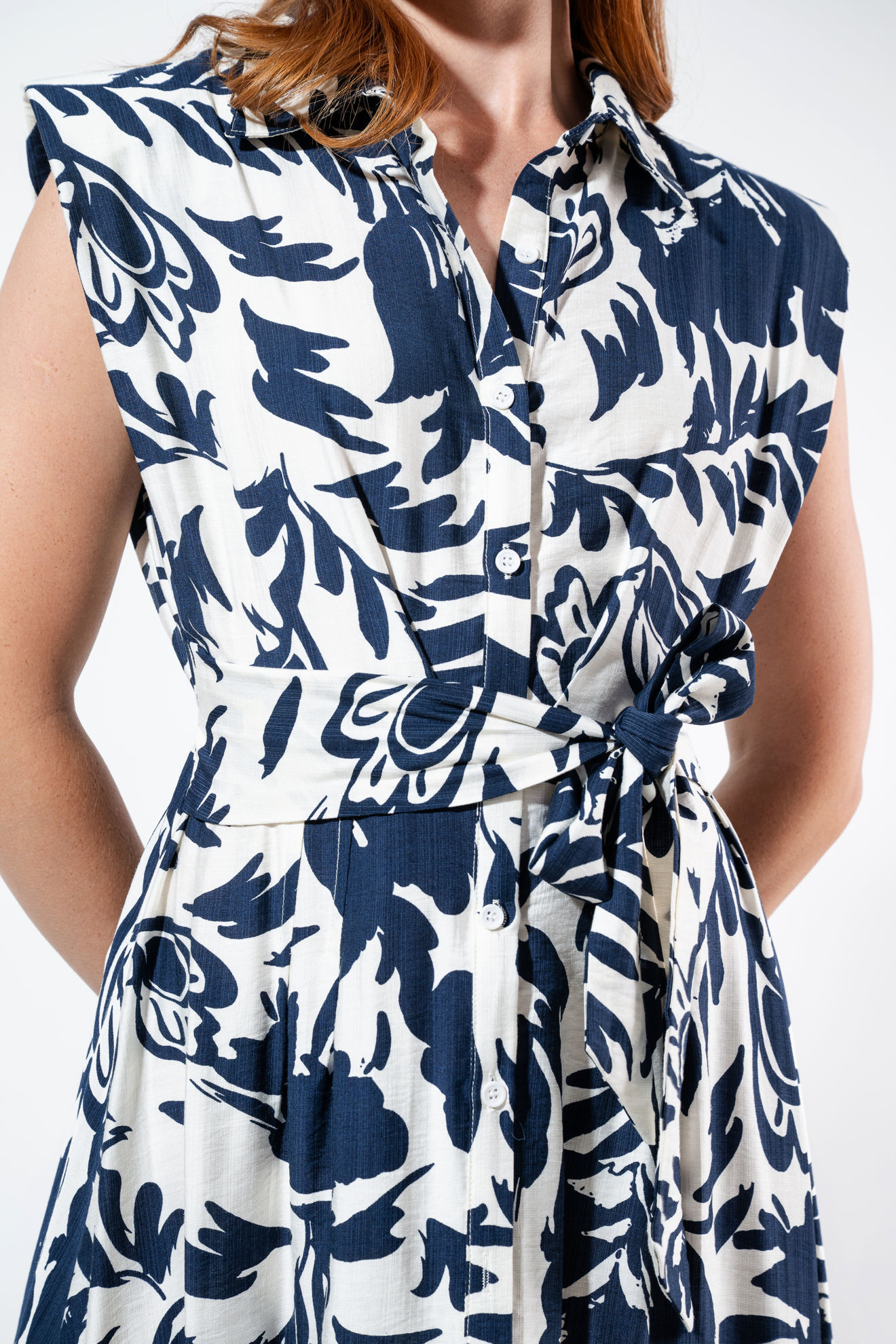 Imagen de Vestido Con Hombreras En Rayon Estampado