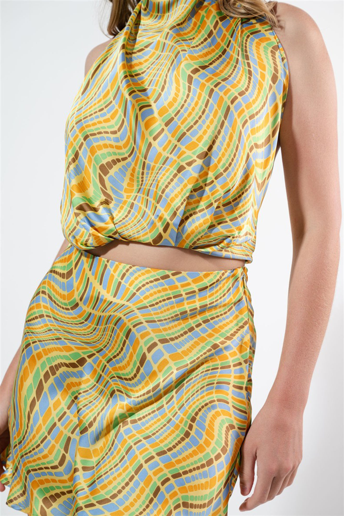 Imagen de Set  Mini Falda Crop Top En Satin    ( Exclusiva Pagina)