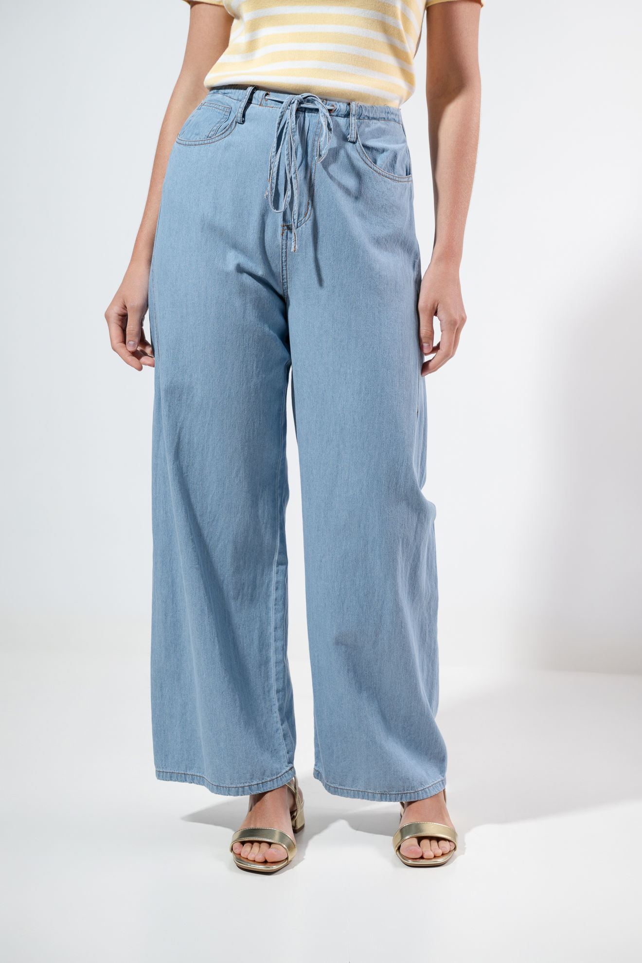 Imagen de High Rise Straight Leg Jeans
