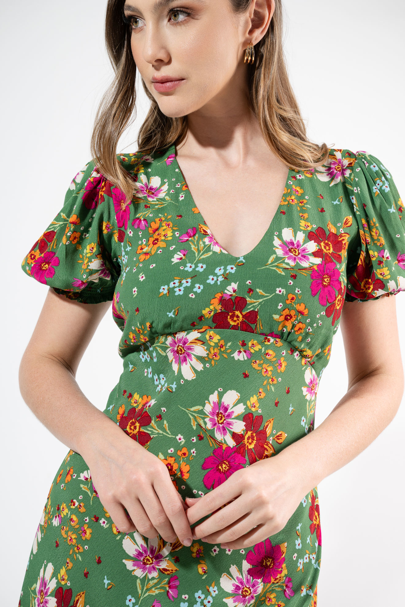 Imagen de Vestido Cuello V Manga Corta
