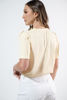 Imagen de Blusa Con Detalle Flor Relieve