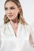 Imagen de Blusa Cuello V Con Collar En Satin Mangas Trasparentes