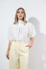 Imagen de Blusa Cuello Alto Con Prendedor Perla