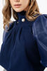 Imagen de Blusa Cuello Alto Con Prendedor Perla