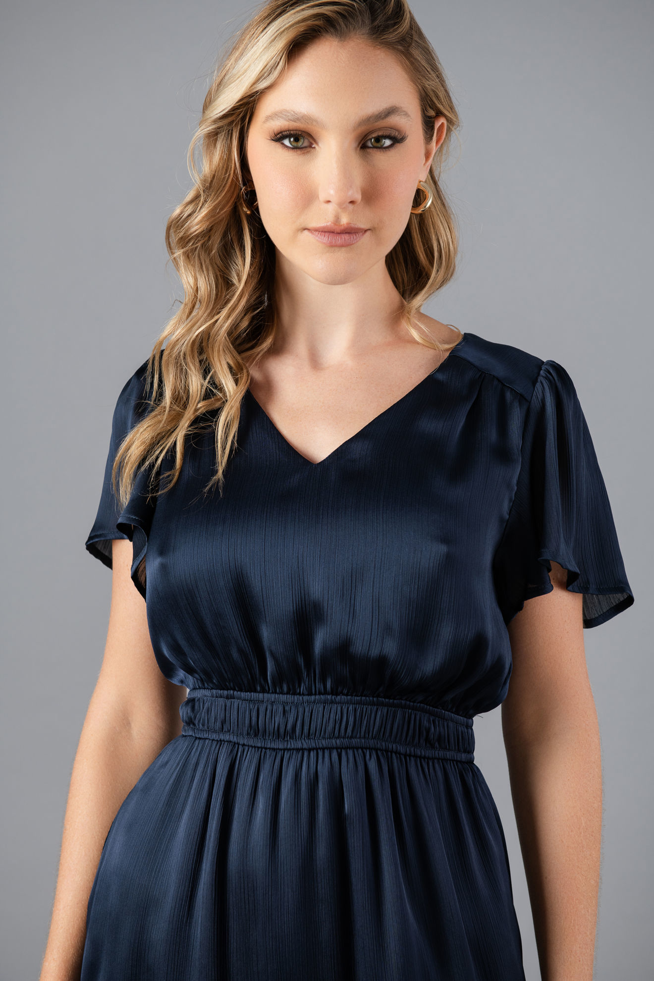 Imagen de Vestido En Satin Forrado, Cuello V Manga Corta   ( Exclusivo Pagina)