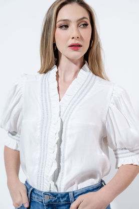 Imagen de Blusa Detalle Vuelo Bordado Frente Con Botones