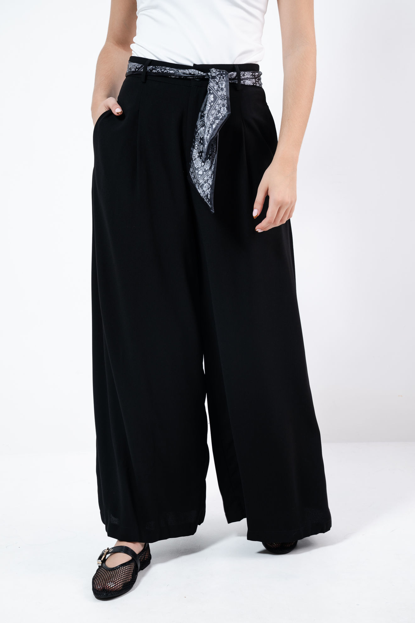Imagen de Pantalon Pierna recta Talle Alto Con Pañuelo Incluido